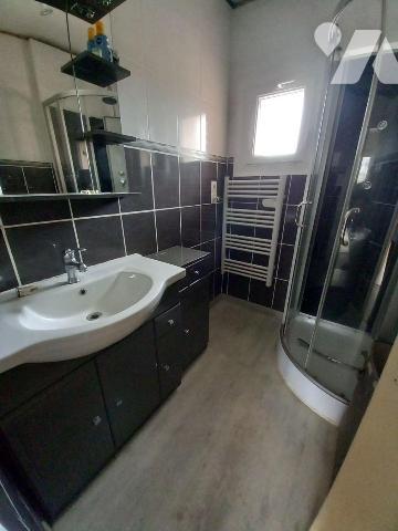 Exclusivement à l'Etude, LARCHAMP, Lot de 2 maisons de 74m² chacune :
- Une maison en pierres ...