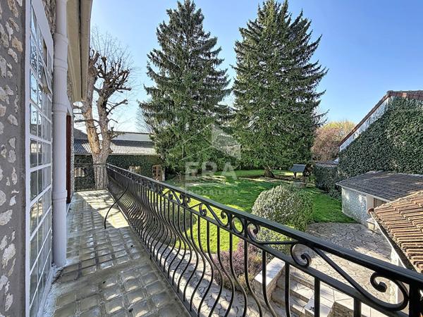 Maison à vendre à  Etampes 9 pièce(s) 280m²