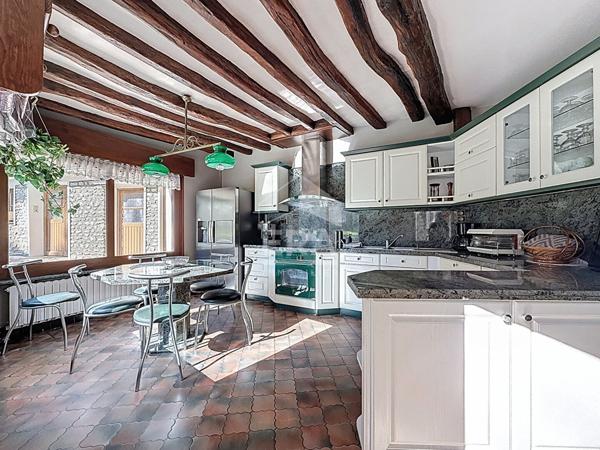 Maison à vendre à  Etampes 9 pièce(s) 280m²