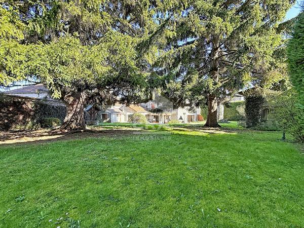 Maison à vendre à  Etampes 9 pièce(s) 280m²