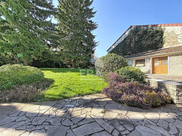 Maison à vendre à  Etampes 9 pièce(s) 280m²