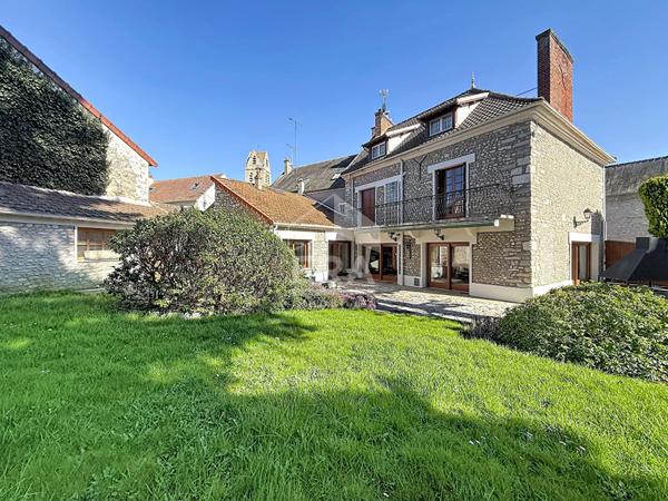 Maison à vendre à  Etampes 9 pièce(s) 280m²