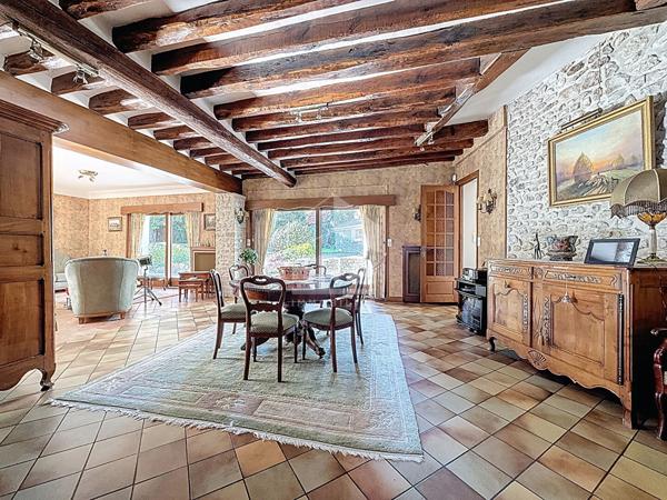 Maison à vendre à  Etampes 9 pièce(s) 280m²