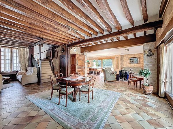 Maison à vendre à  Etampes 9 pièce(s) 280m²