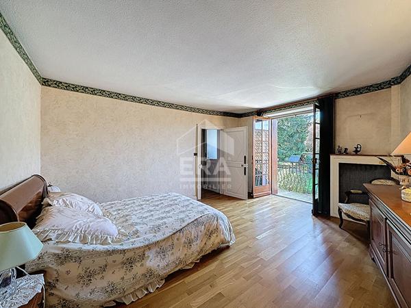 Maison à vendre à  Etampes 9 pièce(s) 280m²