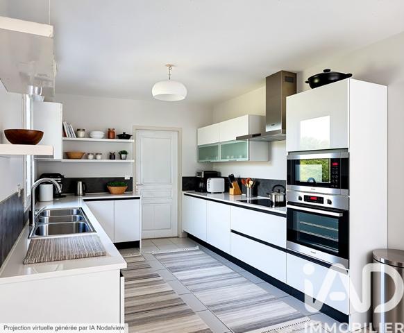 Maison à vendre 6 pièces 142 m² Orléans