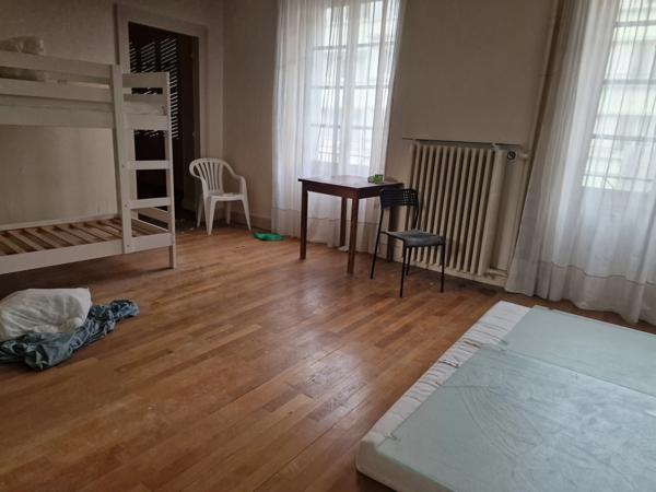 Immeuble à vendre proche EPINAL (88) Ensemble immobilier T10 à rénover avec dépendances / 1172 m2 de terrain