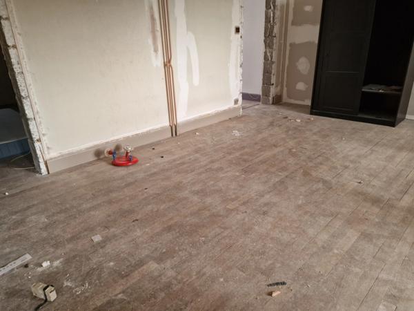 Immeuble à vendre proche EPINAL (88) Ensemble immobilier T10 à rénover avec dépendances / 1172 m2 de terrain