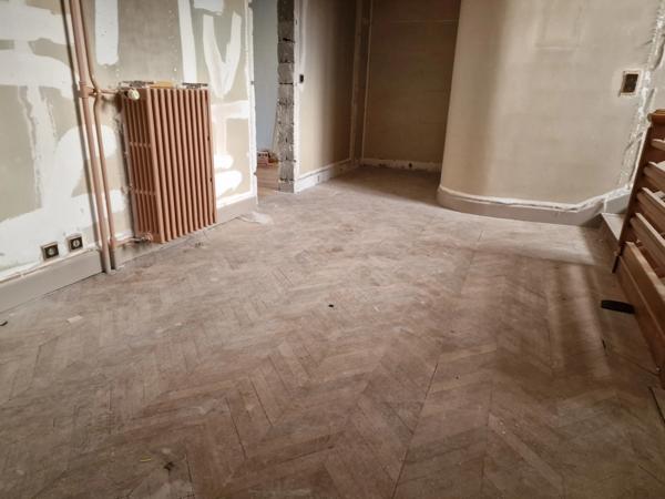 Immeuble à vendre proche EPINAL (88) Ensemble immobilier T10 à rénover avec dépendances / 1172 m2 de terrain