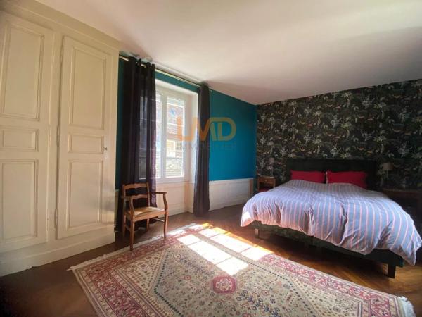 Maison de bourg - T5 - Cour- Proche Commodités -