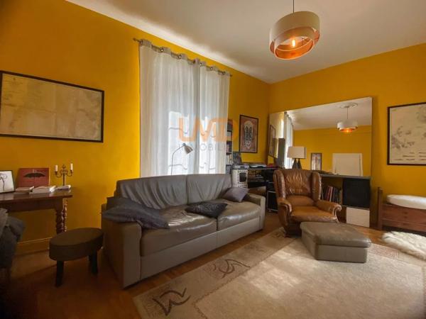 Maison de bourg - T5 - Cour- Proche Commodités -