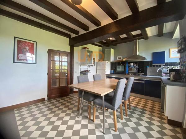 Maison de bourg - T5 - Cour- Proche Commodités -