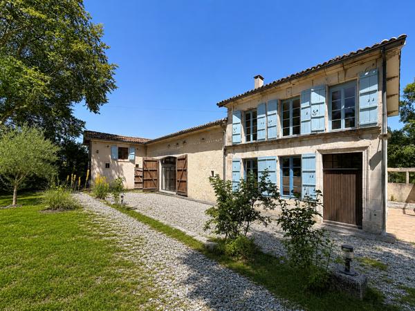 SECTEUR BARBEZIEUX Ancien moulin restauré sur plus de 7 hectares
