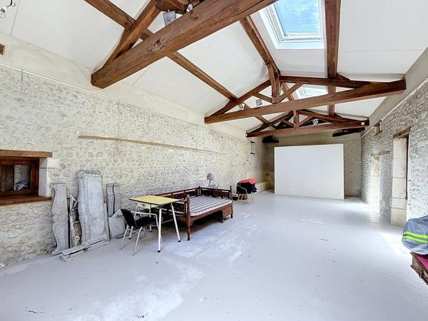SECTEUR BARBEZIEUX Ancien moulin restauré sur plus de 7 hectares