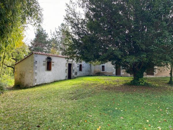 SECTEUR BARBEZIEUX Ancien moulin restauré sur plus de 7 hectares
