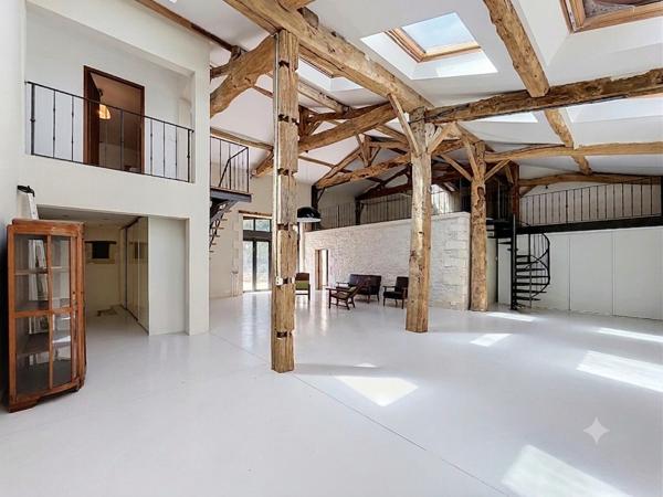 SECTEUR BARBEZIEUX Ancien moulin restauré sur plus de 7 hectares