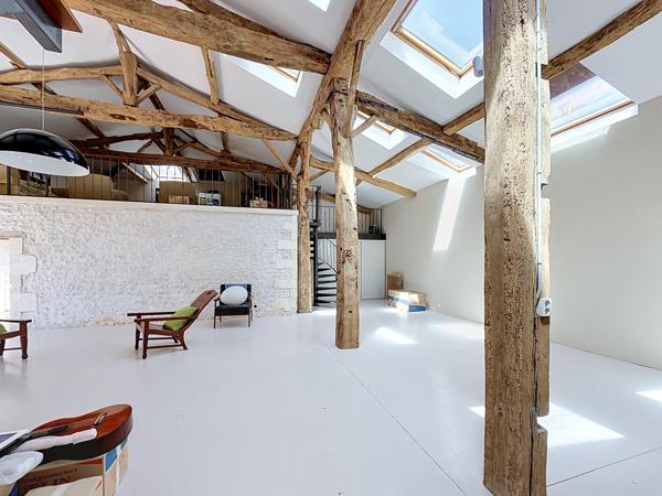 SECTEUR BARBEZIEUX Ancien moulin restauré sur plus de 7 hectares