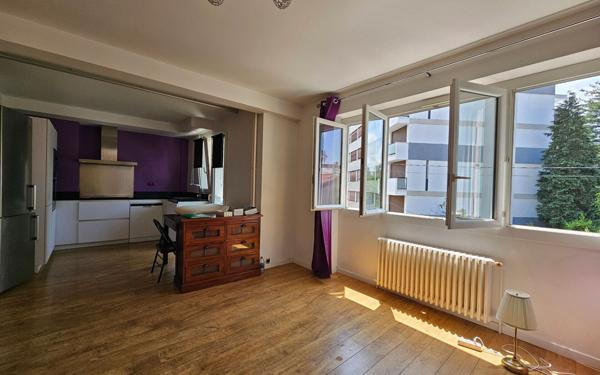 Appartement à vendre    3 pièces • 74,84 m2 Saint-Étienne