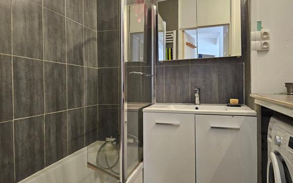 Appartement à vendre    3 pièces • 74,84 m2 Saint-Étienne