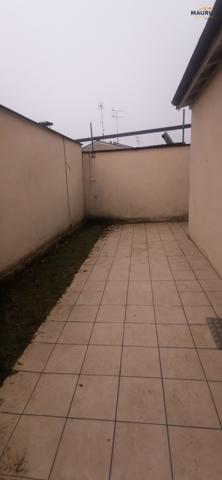 Appartement avec terrasse à louer 430 € par mois à Sainte-Bazeille