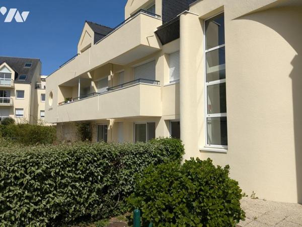 VANNES ouest : Studio avec grande terrasse et parking + cave