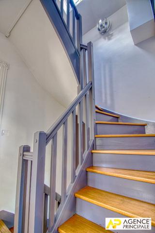 Le Chesnay Rocquencourt - Maison 8 pièces 327 m² au sol sur parcelle de 718 m² avec piscine et double garage automatisé €1 890 000 ** - Référence 27468