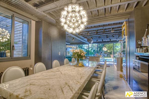 Le Chesnay Rocquencourt - Maison 8 pièces 327 m² au sol sur parcelle de 718 m² avec piscine et double garage automatisé €1 890 000 ** - Référence 27468
