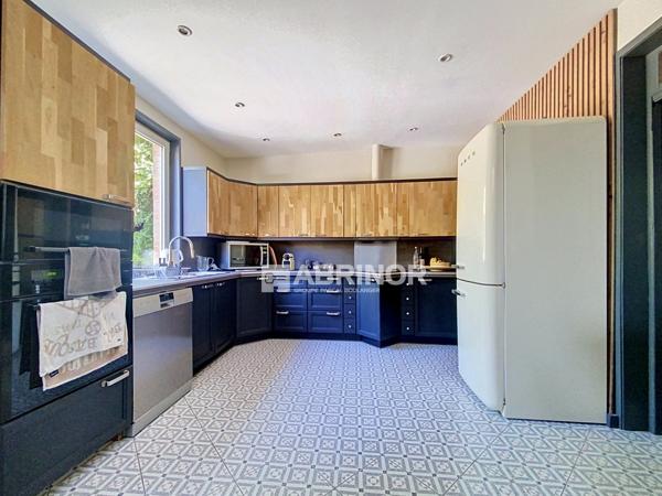 MASION DE VILLE 260M² AVEC GARAGE ET GRANDE TERRASSE WASQUEHAL