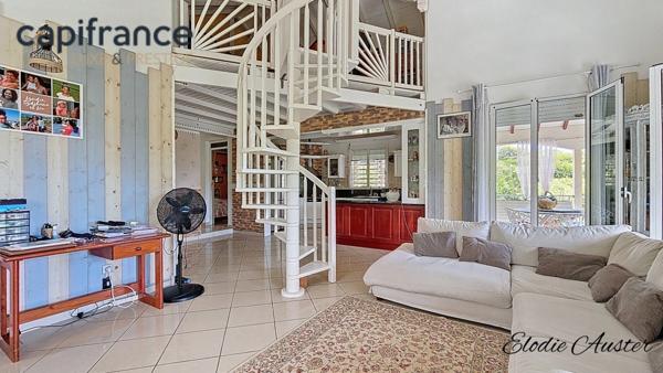 Villa spacieuse T6 avec piscine et son appartement T3 secteur calme