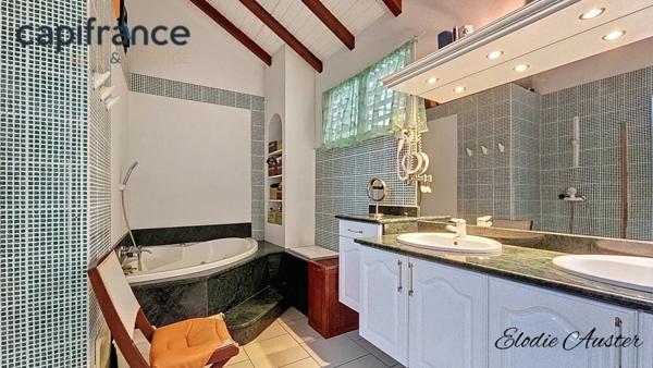 Villa spacieuse T6 avec piscine et son appartement T3 secteur calme