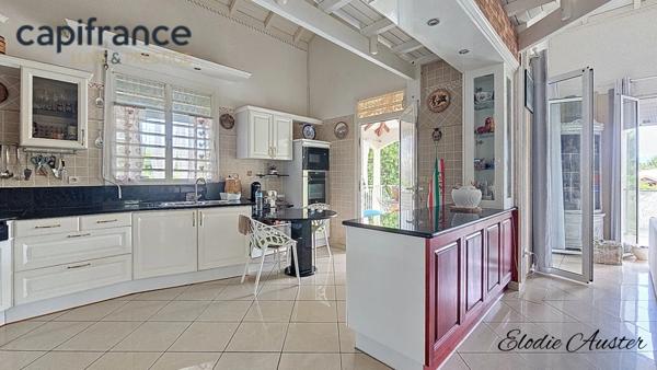 Villa spacieuse T6 avec piscine et son appartement T3 secteur calme