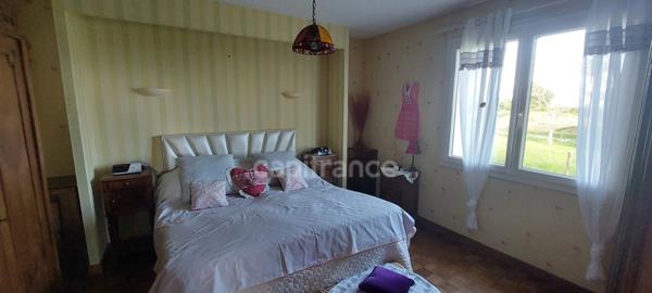 Maison à vendre 6 pièces à Fontenay le Comte (85) avec terrain à bâtir