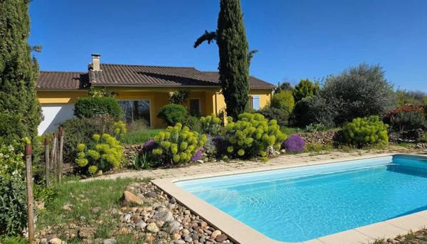 Maison contemporaine - Saint-cyprien Maison de plain-pied située au calme