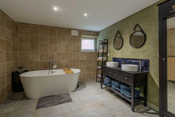 Maison ancienne - Le bugue Maison en pierres rénovée 123 m2 avec jardinet, proche des commerces et du Marché du Bugue