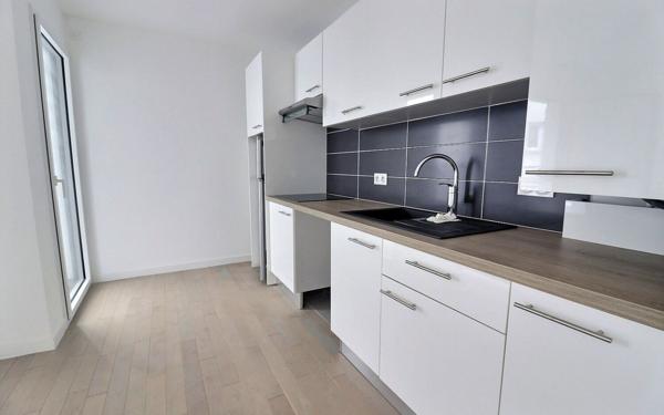 Appartement à vendre    3 pièces • 61,04 m2 Paris 20