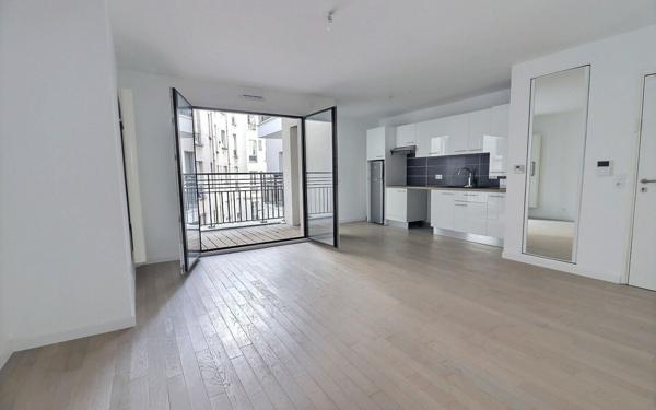 Appartement à vendre    3 pièces • 61,04 m2 Paris 20