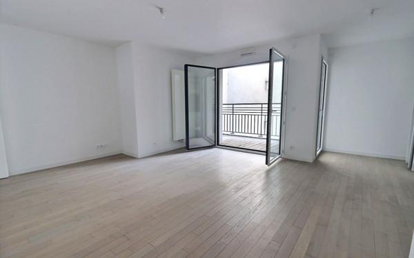 Appartement à vendre    3 pièces • 61,04 m2 Paris 20