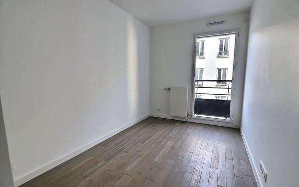 Appartement à vendre    3 pièces • 61,04 m2 Paris 20