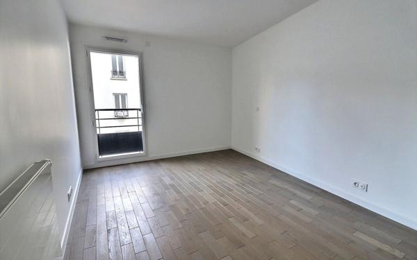 Appartement à vendre    3 pièces • 61,04 m2 Paris 20