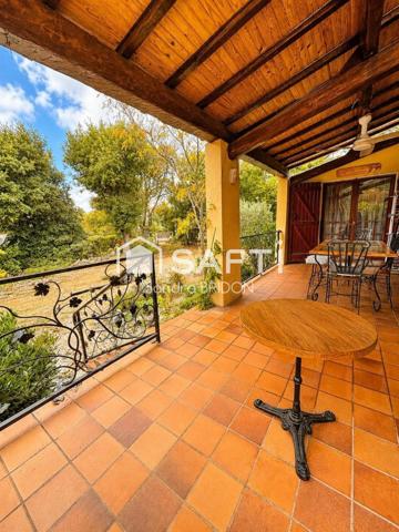 villa de plain pied avec joli jardin