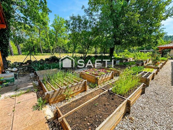 villa de plain pied avec joli jardin