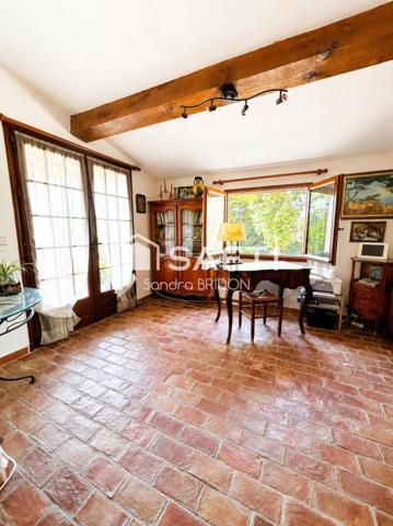 villa de plain pied avec joli jardin