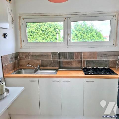 WATTRELOS type 2 avec balcon, cave et parking