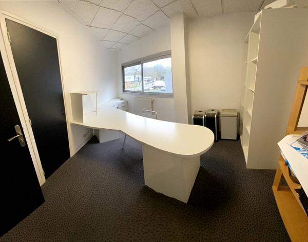 A LOUER : 1 (ou 2 ) bureau(x) privatif(s) + Espaces Communs - RAGON, Nord de Nantes
