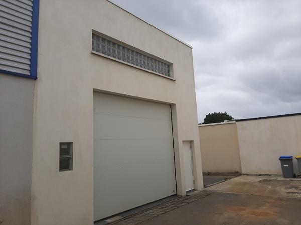 A LOUER Local d'activité 100 m2 - ZI Ouest de NANTES