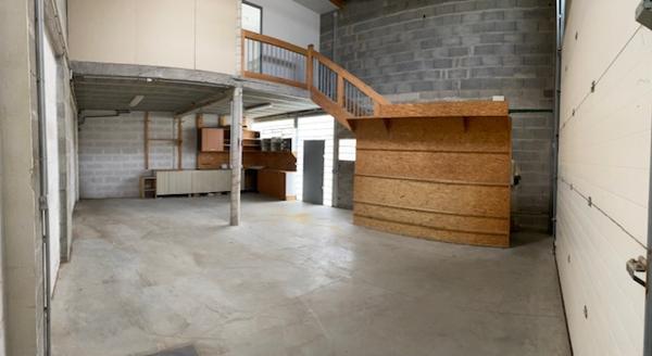 A LOUER Local d'activité 100 m2 - ZI Ouest de NANTES