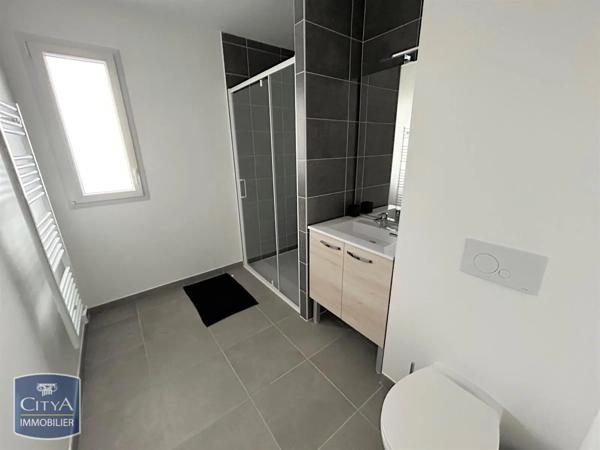 Appartement à louer 2 pièces 47m² Cholet (49300)