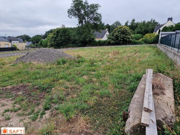 Très beau terrain viabilisé de700m2 proche bourg.