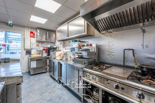 Fonds De Commerce - 53 m²