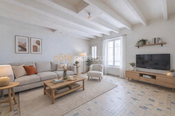Vente
                Maison153 m² - 8 Pièces -
                    RIVES DE L YON (85310)